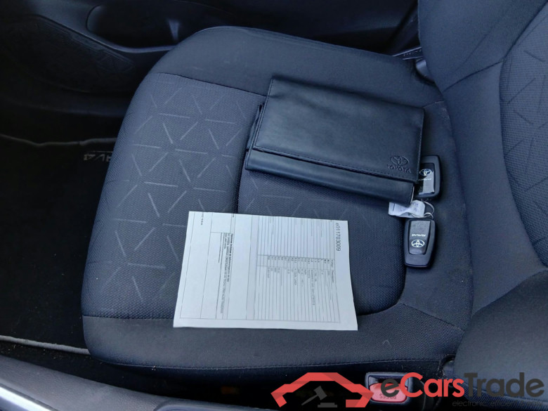 TOYOTA Rav4 / 2018 / 5P / todoterreno 2.5l 220H Advance #5
