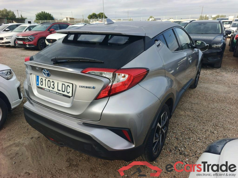 TOYOTA C-HR / 2016 / 5P / todoterreno 1.8 125H Advance (CX) #2