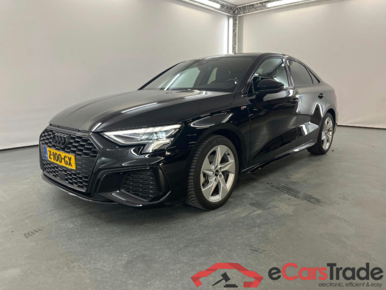 AUDI A3 Limousine 30 TFSI S edition #1