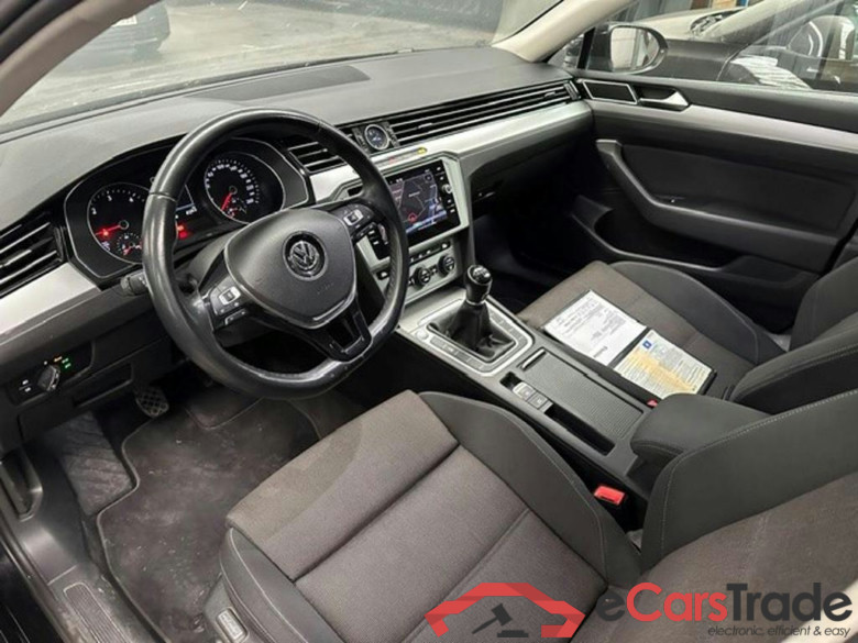 VOLKSWAGEN Passat Variant Dsl SW 2.0 CR TDi Comfortline #2