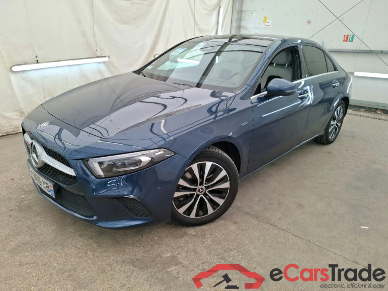 MERCEDES-BENZ Classe A Berline / 2018 / 4P / Berline A 250 e Business Line 8G-DCT #2