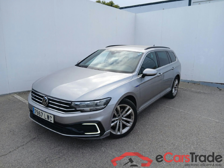 VOLKSWAGEN Passat / 2019 / 5P / familiar Variant GTE 1.4 TSI e-Power 115kW + 85kW #1