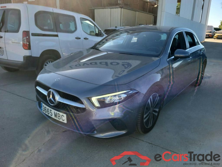 MERCEDES-BENZ Clase A / 2018 / 5P / berlina con portón A 200 d #1