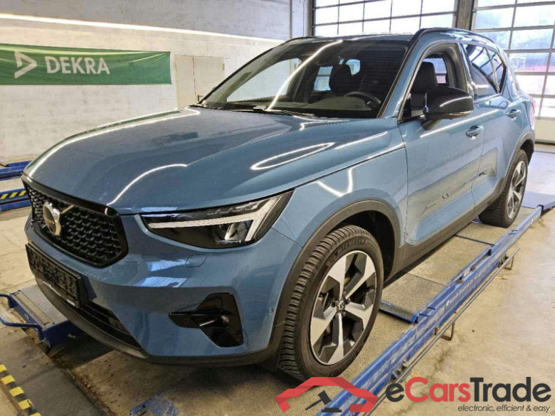 Volvo XC40 (2017->) DE - SUV5 B4 2WD EU6d, Plus Dark, (Facelift) 2022 - 2024