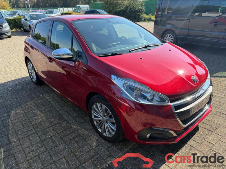 PEUGEOT 208 1.2i PureTech Style #2