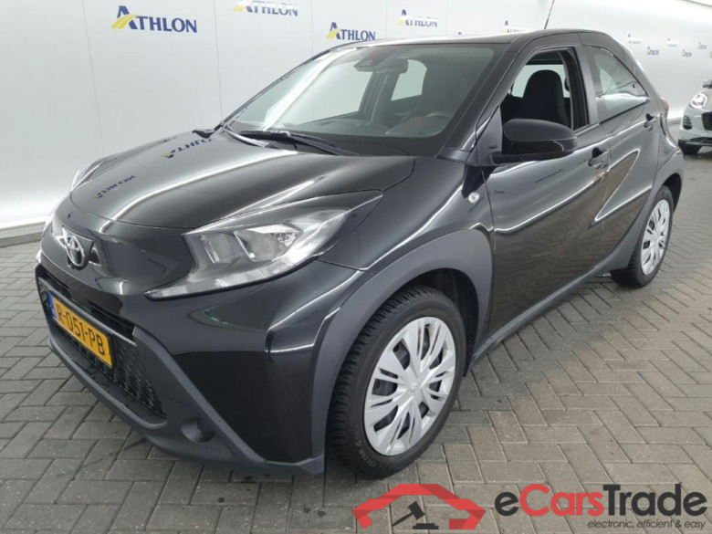 TOYOTA Aygo X 1.0 VVT-I MT play 5D 53kW #1