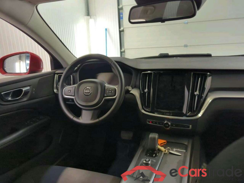 VOLVO V60 2.0 B3 Mom. Adv. #3