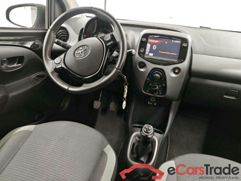 TOYOTA Aygo 1.0 VVT-i x-play #3