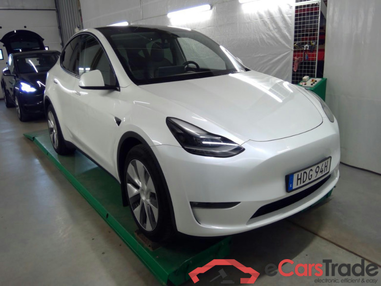 Tesla Model Y Long-Range AWD #2