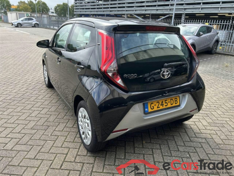 TOYOTA Aygo 1.0 VVT-i x-play limited #3
