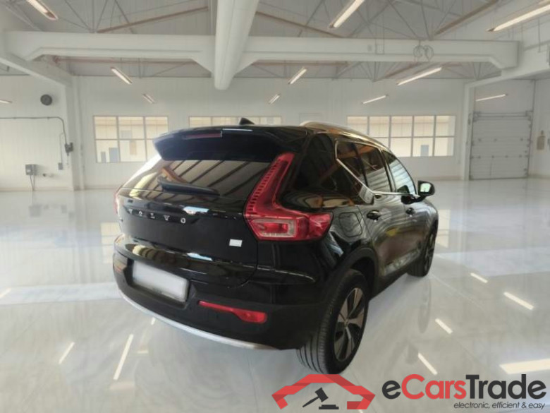 VOLVO XC40 / 2021 / 5P / SUV T4 Recharge Plug-in auto Core #2