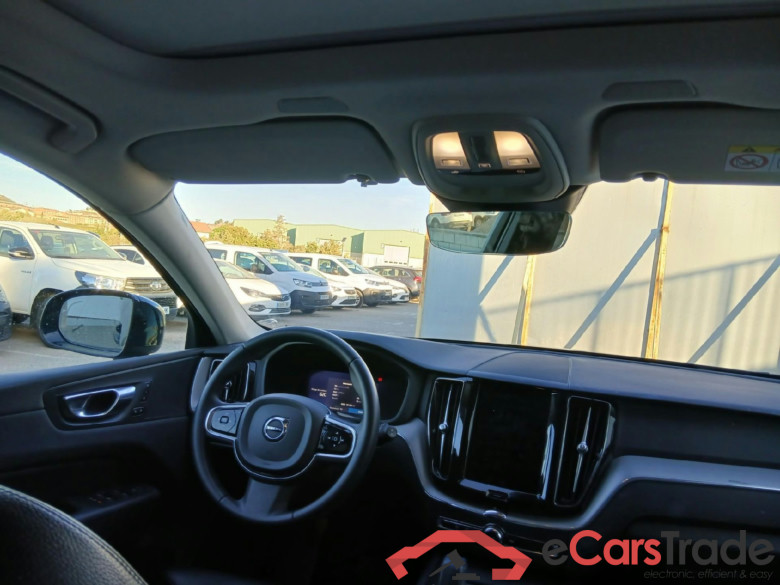 VOLVO XC60 / 2017 / 5P / todoterreno 2.0 B4 G Plus Dark Auto #3