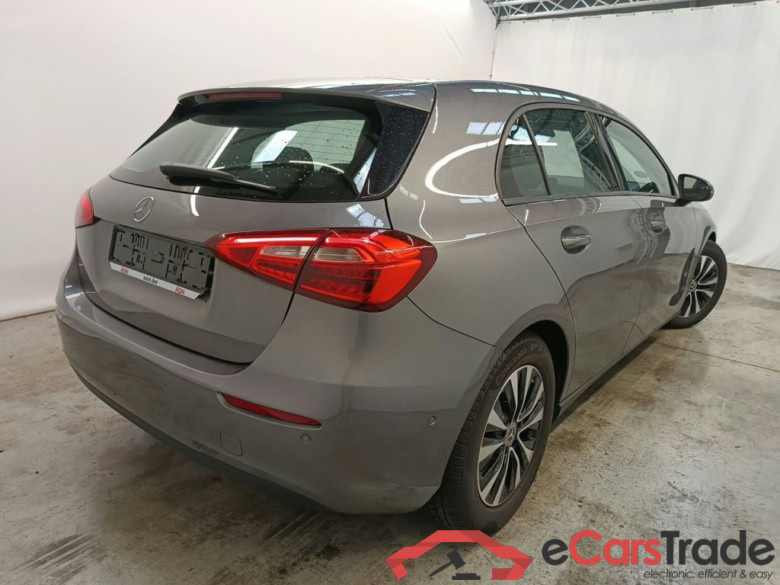 Mercedes-Benz A-Klasse A 180 Business Solution Essential 5d #2