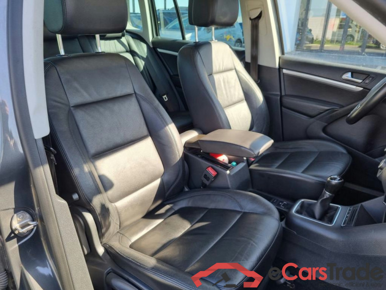 VOLKSWAGEN Tiguan Sport & Style 1.4 TSI BlueMotion Technology 118 kW (160 ch) 6 vitesses manuel #5