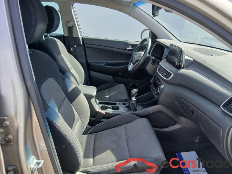 HYUNDAI Tucson / 2018 / 5P / todoterreno 1.6 CRDI 85kW (116CV) 48V Tecno 4X2 #6