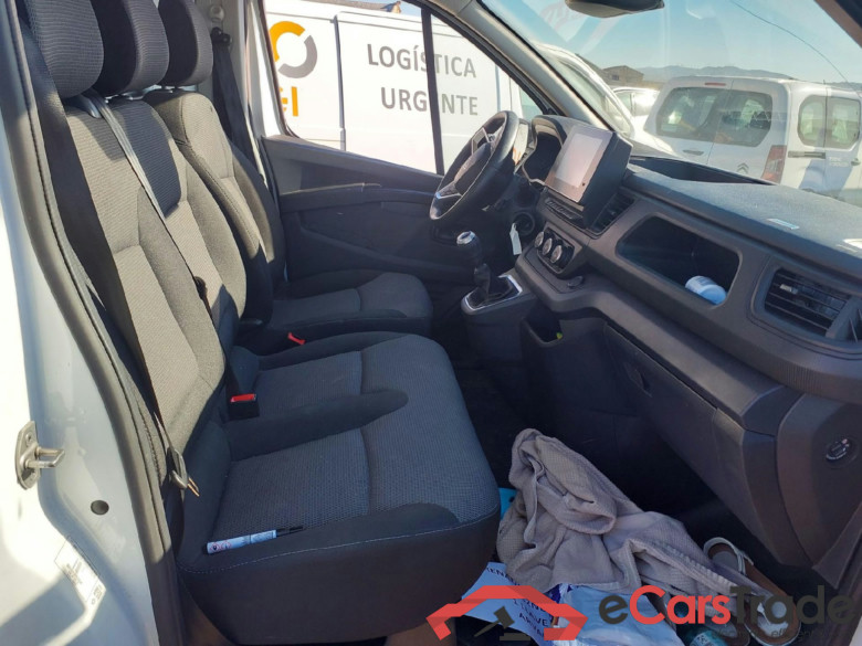 RENAULT Trafic / 2021 / 4P / furgón Furgón L1H1 Blue dCi 96 Kw (130 CV) (AC4) #4