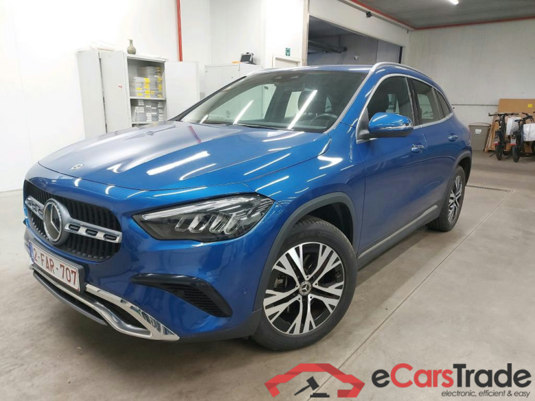 MERCEDES - MER GLA 250 e 218PK DCT Luxury Line & Driving Assistant Plus & Smartphone Integration & Trailer Hook With ESP   * HYBRID *