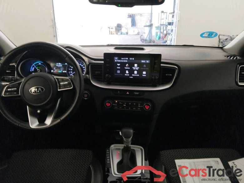 KIA XCeed / 2019 / 5P / todoterreno 1.6 GDi PHEV 104kW (141CV) eDrive (AC) #3