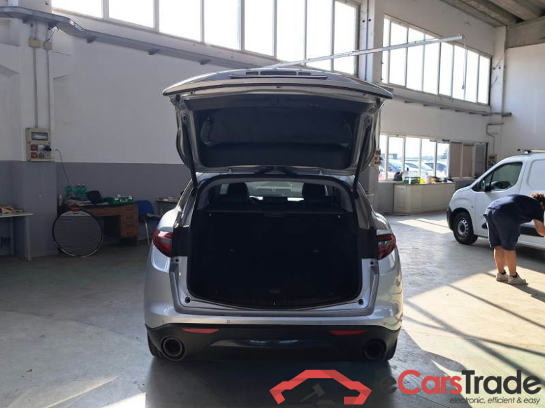 ALFA ROMEO STELVIO / 2017 / 5P / SUV 2.2 TURBO DIESEL 190CV SPRINT AT8 Q4 #5