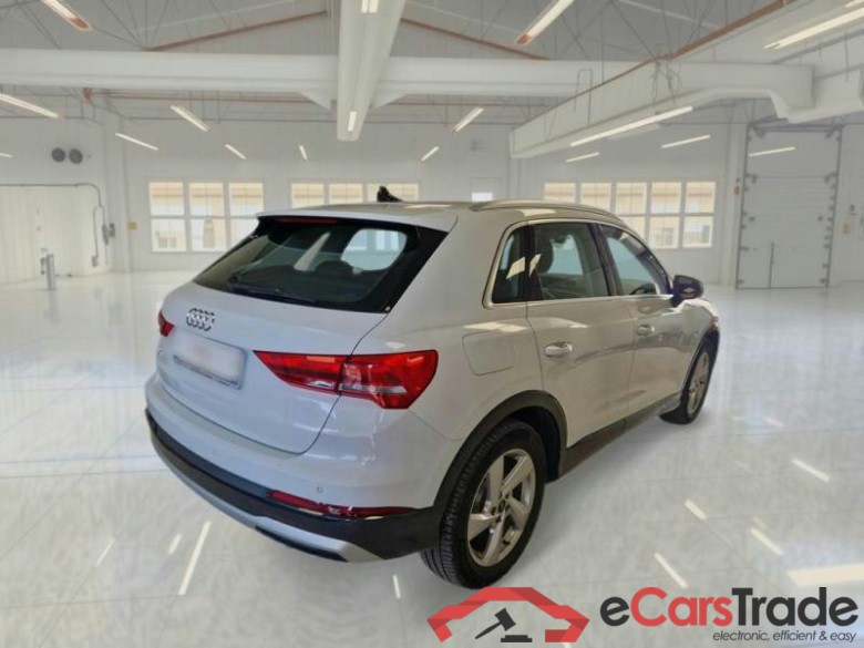 AUDI Q3 / 2018 / 5P / SUV 35 TDI S TRONIC BUSINESS ADVANCED #2