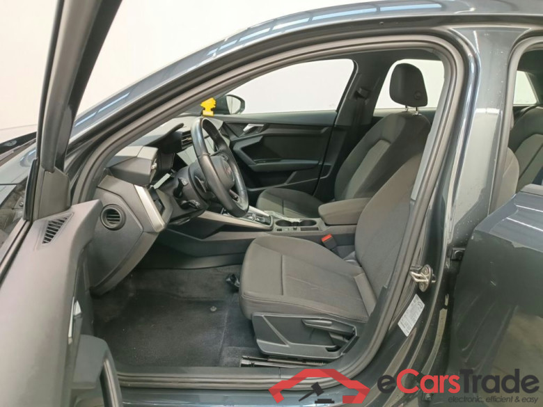 Audi A3 Sportback 2.0 30 TDi 85kW S tronic Business Ed. 5d #3