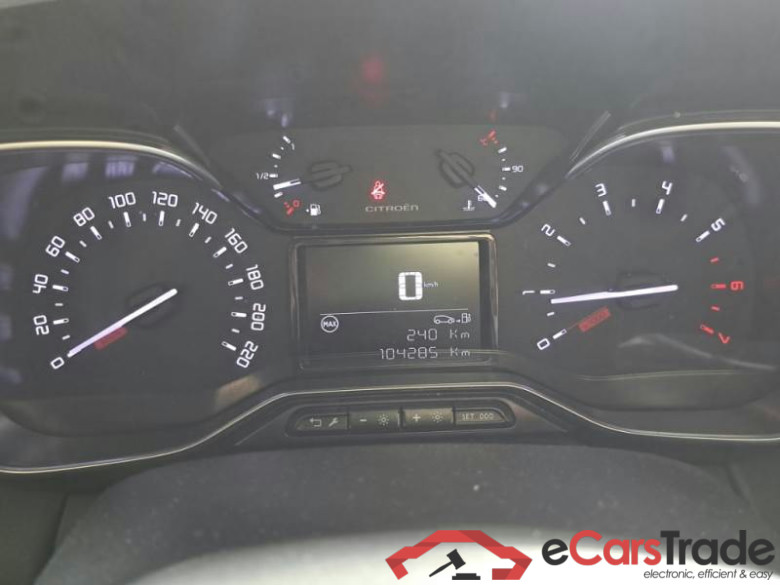 CITROEN C3 AIRCROSS / 2021 / 5P / SUV BLUEHDI 110 SeS SHINE #4