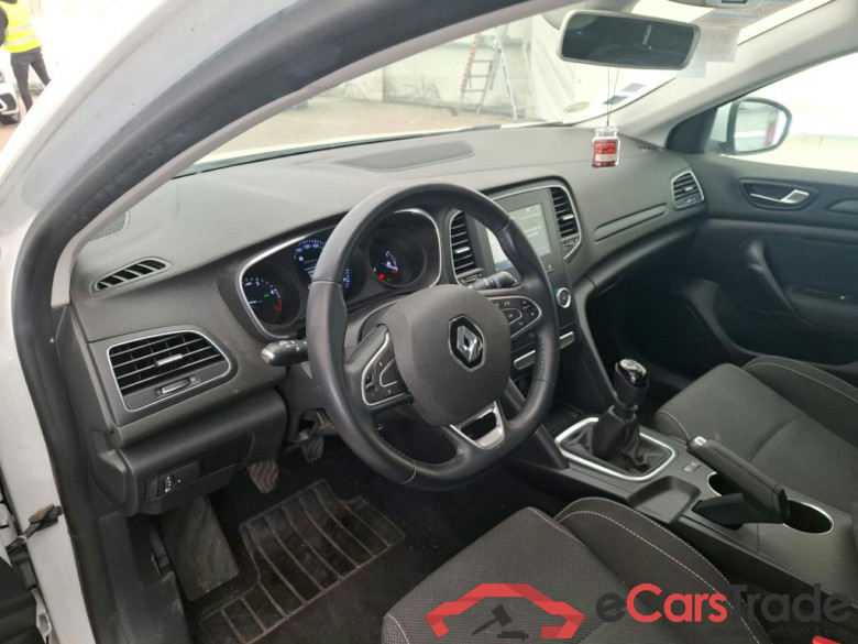Megane IV Berline 5pt. Société Air Nav 1.5 dCi 90CV BVM6 E6 #5