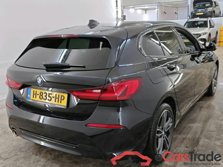BMW 1 Serie 118iA Corporate Executive Sport 5d #2