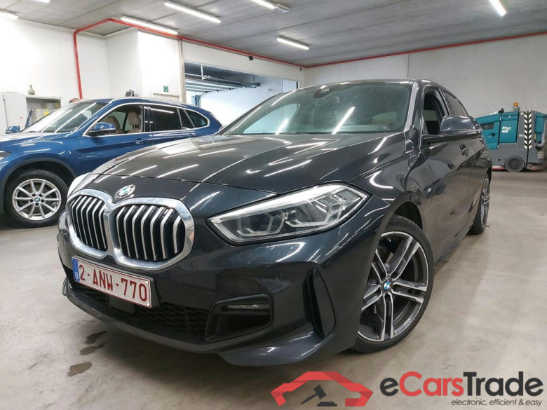 BMW - BMW 1 HATCH 118iA 136PK M Sport Pack Business With Climatic & Navigation & Cruise Control & PDC Front & Rear  * PETROL *