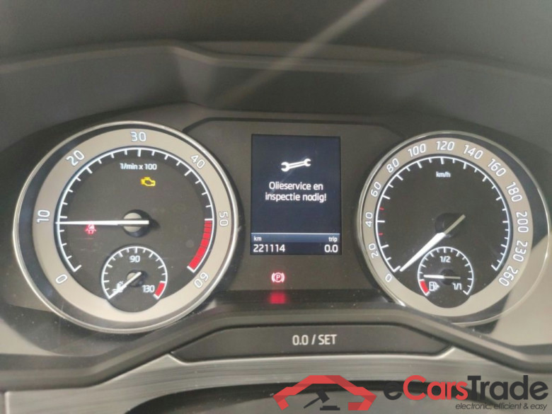 Skoda Superb Combi 2.0 CRTDI 90kW DSG7 Ambition 5d #6