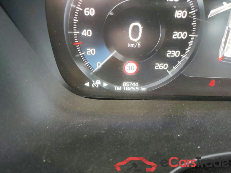 VOLVO XC60 / 2017 / 5P / todoterreno 2.0 T8 AWD Business Plus Auto #5