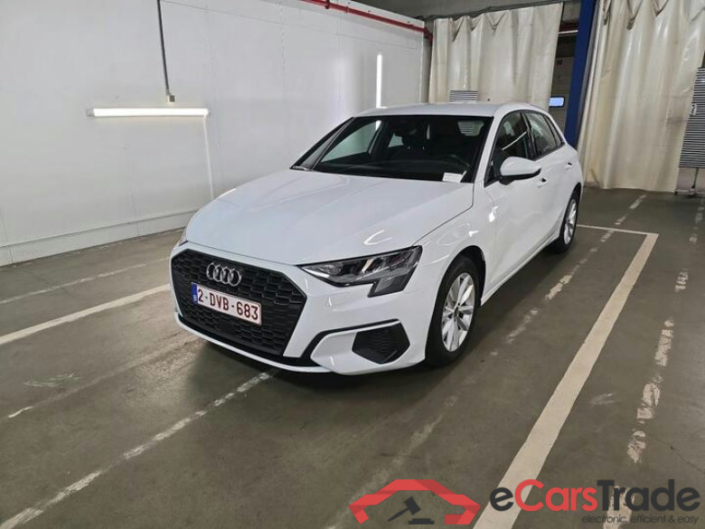 Audi A3 Sportback A3 Sportback 1.0 30 TFSi Attraction 81kW/110pk  5D/P Man-6 (4 seizoenen Banden) - CO2 indicatief