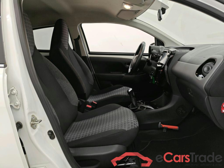 Peugeot 108 Allure 1.0 e-VTi 72pk 5d #3