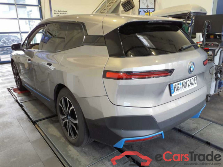 BMW iX  #4