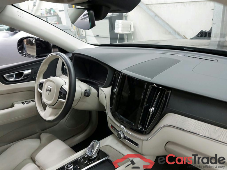 VOLVO - VOL XC60 B4 D 197PK 4x4 Geartronic Inscription Pack Business II & Blond Moritz Leather & Winter & Light Pack & Driver Assistance & Park Assist &  19 Inch Alloy #3