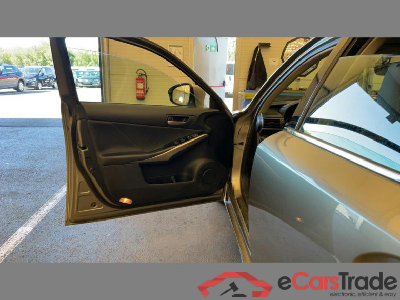 LEXUS IS 300h 2.5i Business E-CVT #6