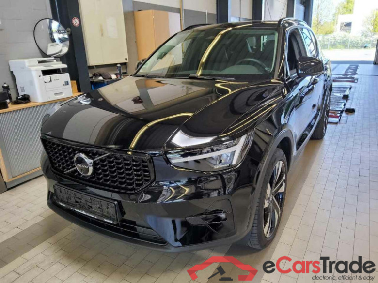 Volvo XC40 (2017->) DE - SUV5 B4 2WD EU6d, Ultra Dark (EURO 6d), (Facelift) 2023 - 2024