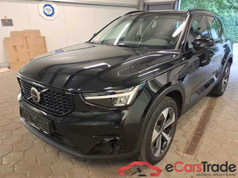 Volvo XC40 (2017->) DE - SUV5 B4 2WD EU6d, Plus Dark, (Facelift) 2022 - 2024
