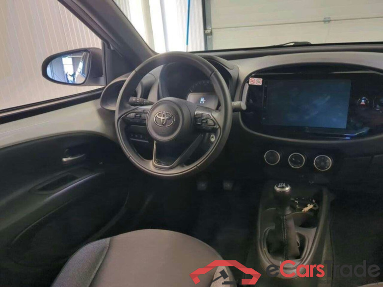 TOYOTA Aygo X 1.0 VVT-i MT Play #3
