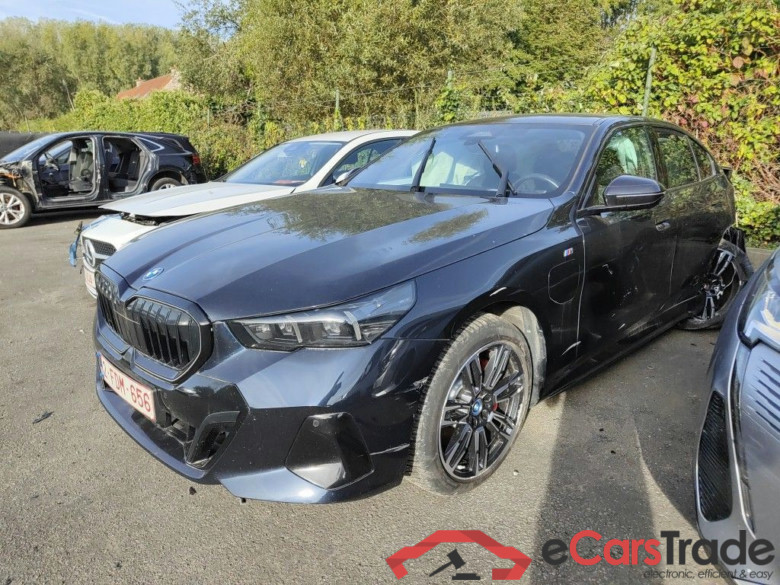 BMW 5 Reeks Berline 530e 200kW 4d !! damaged car !!!