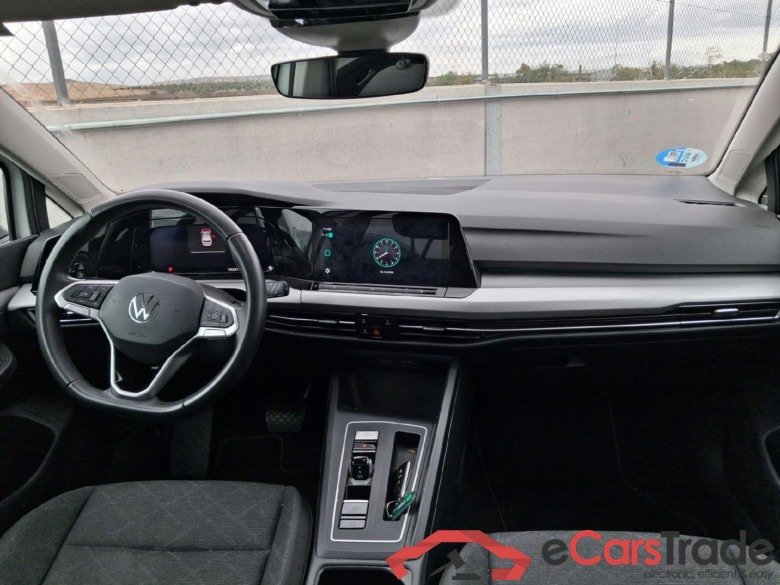 Golf VIII Berlina Life eTSI 1.0 TSI 110CV AT7 E6d #4