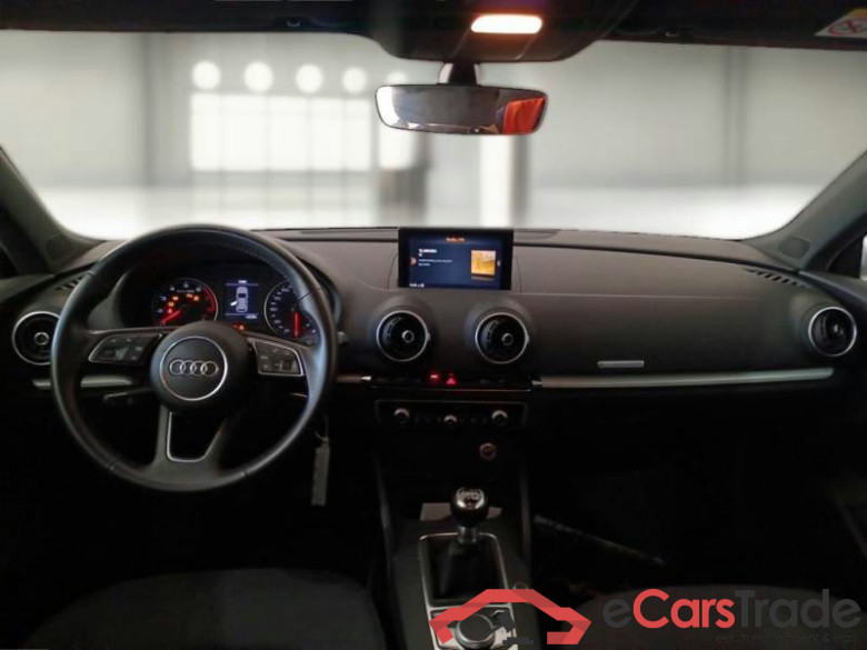AUDI A3 / 2016 / 5P / BERLINA 30 TFSI BUSINESS S.BACK #3