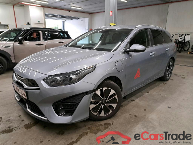 KIA - KIA CEED SPORTSWAGON 1.6 GDi PHEV 141PK DCT Business Line & Driver Assistance Pack #1