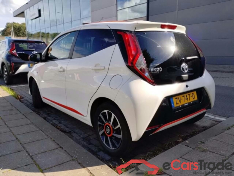 TOYOTA Aygo 1.0 VVT-i x-cite #3
