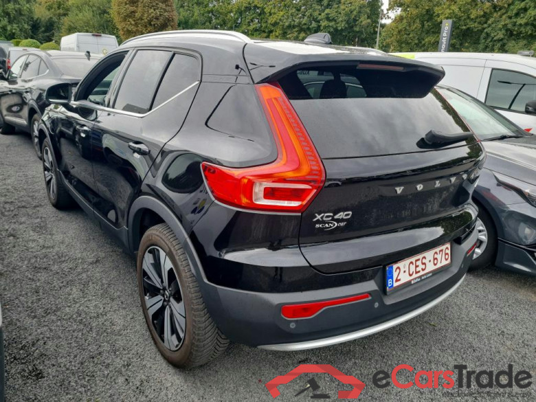 VOLVO XC40 1.5 T4 PHEV CORE DCT #3