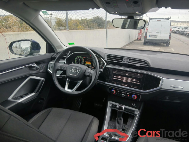 AUDI Q3 / 2018 / 5P / todoterreno 45 TFSI e 180kW S tronic Advanced #3