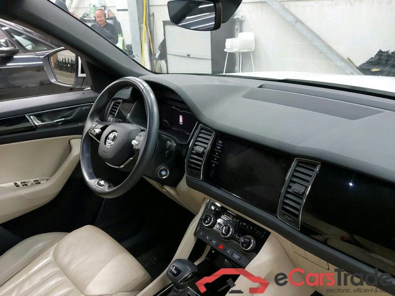 SKODA - SKO KODIAQ CRTDI 150PK DSG7 L&K With Electric Heated Beige Leather Seats & Navigation & Park Sensors Front & Rear #3