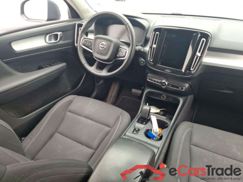 VOLVO XC40 1.5 T3 GEARTRONIC MOMENTUM PRO #3
