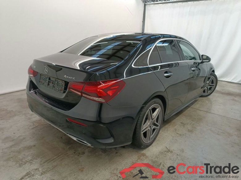 Mercedes-Benz Classe A Berline A 200 AMG Line 4MATIC DCT 4d #2
