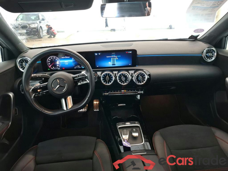 MERCEDES-BENZ Classe A Compact / 2022 / 5P / Berline A 250 e AMG Line 8G-DCT #6